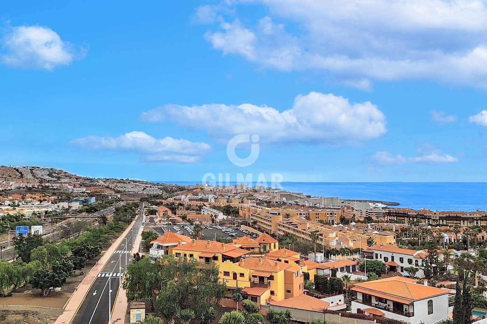 3 sovrum Radhus till salu i Playa del Duque med pool garage - 940 000 € (Ref: 9532512)