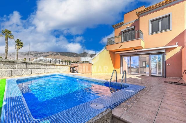 3 quarto Moradia em Banda para venda em Playa del Duque, Adeje com piscina garagem - 940 000 € (Ref: 9532512)