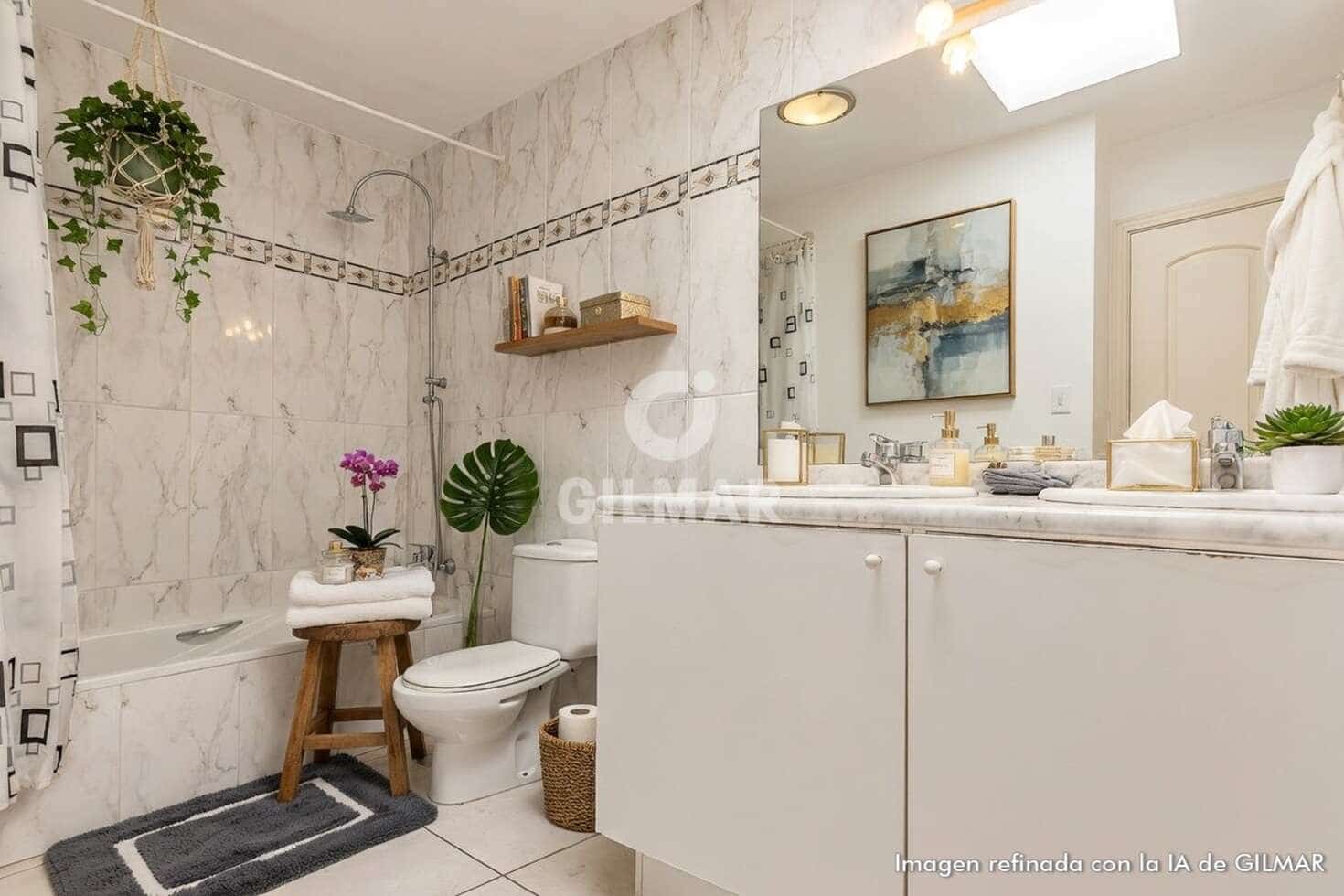 Adosado de 3 habitaciones en Playa del Duque en venta con piscina garaje - 940.000 € (Ref: 9532512)