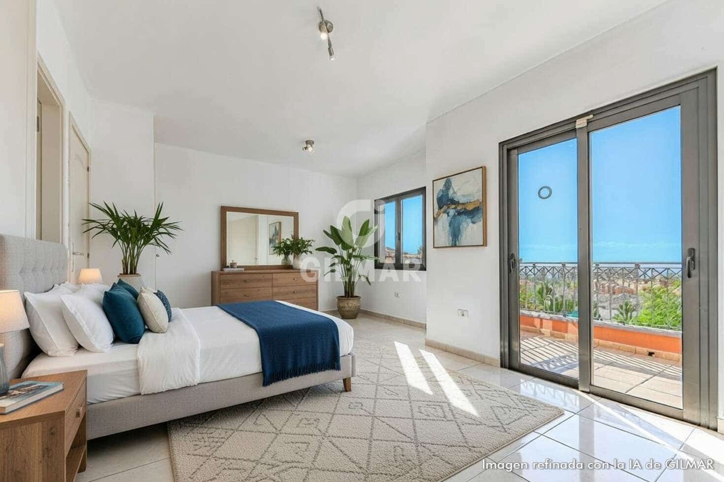 Adosado de 3 habitaciones en Playa del Duque en venta con piscina garaje - 940.000 € (Ref: 9532512)