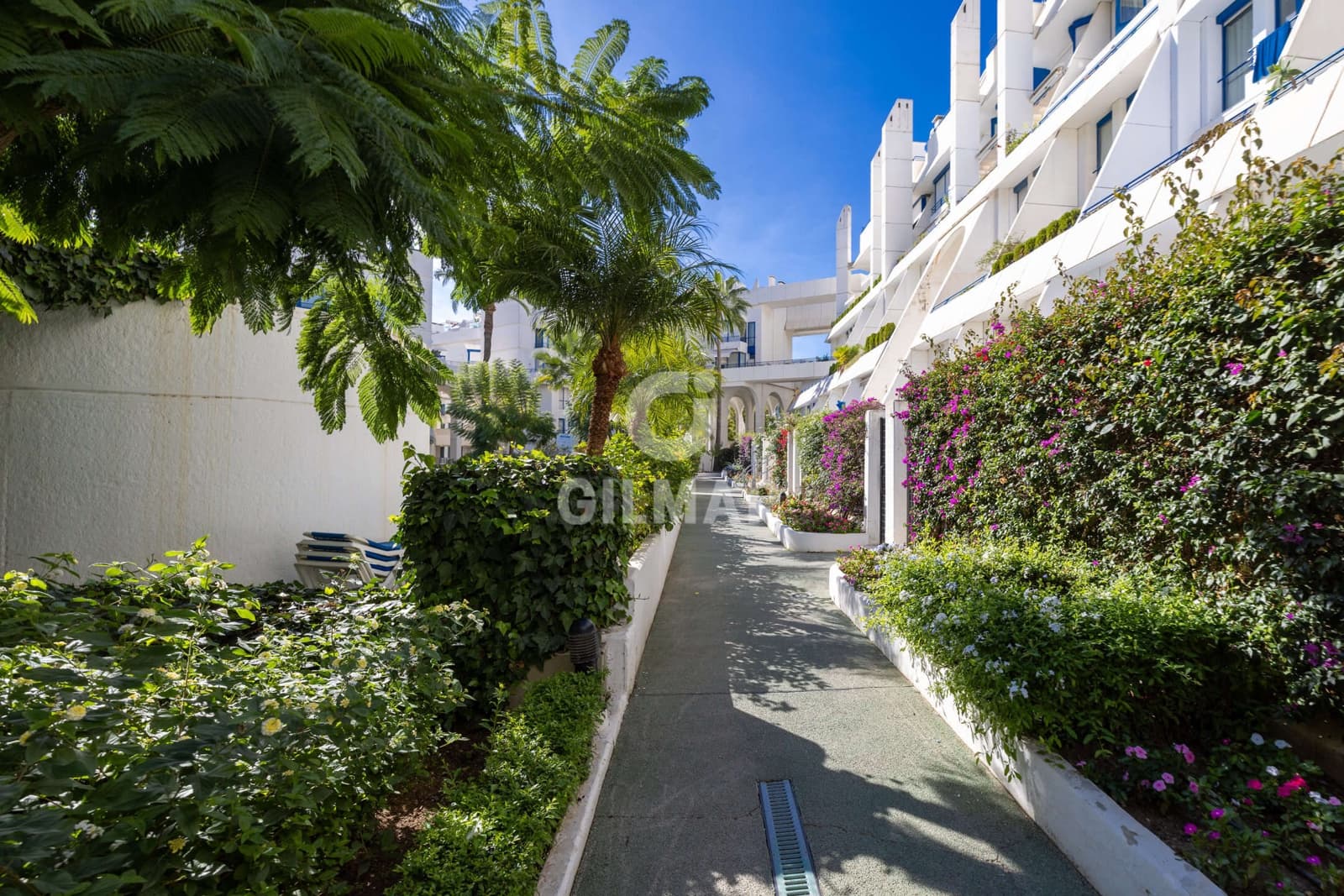 3 soveværelse Penthouse til salg i Golden Mile med swimmingpool garage - € 935.000 (Ref: 9535182)