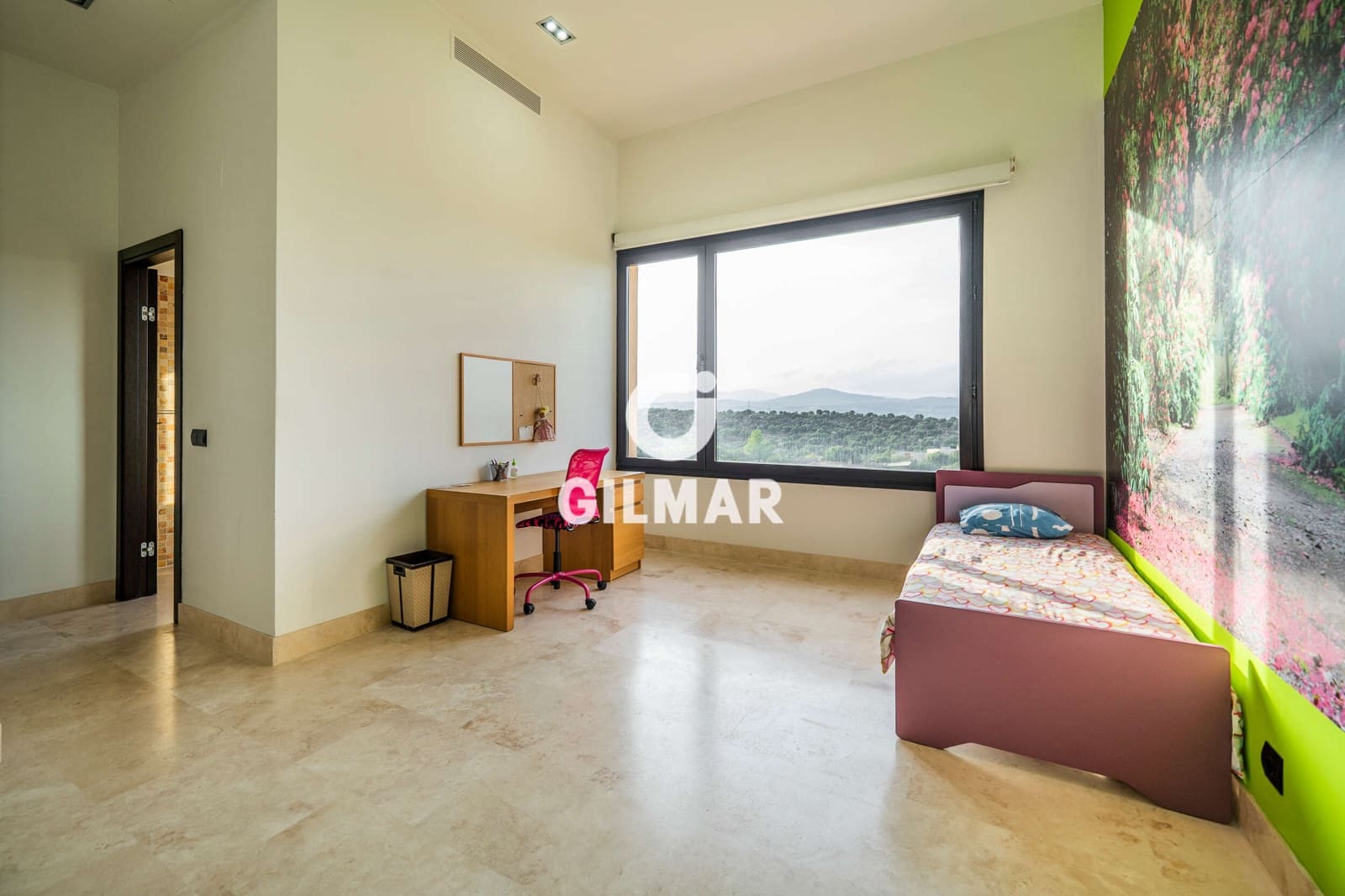 5 bedroom Villa for sale in San Sebastian de los Reyes with pool garage - € 3,250,000 (Ref: 9535278)