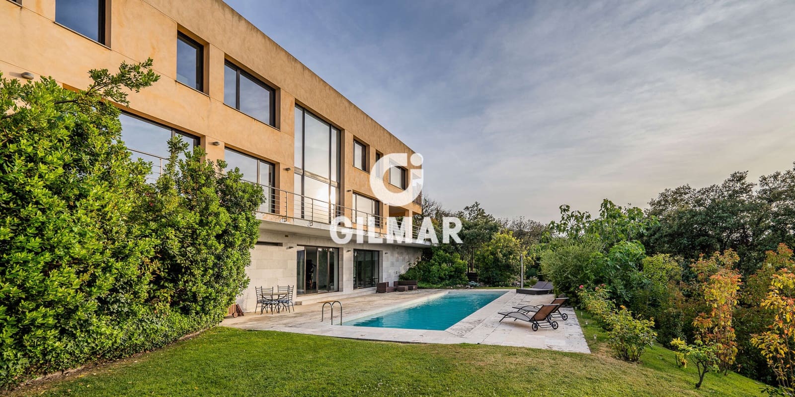 5 bedroom Villa for sale in San Sebastian de los Reyes with pool garage - € 3,250,000 (Ref: 9535278)