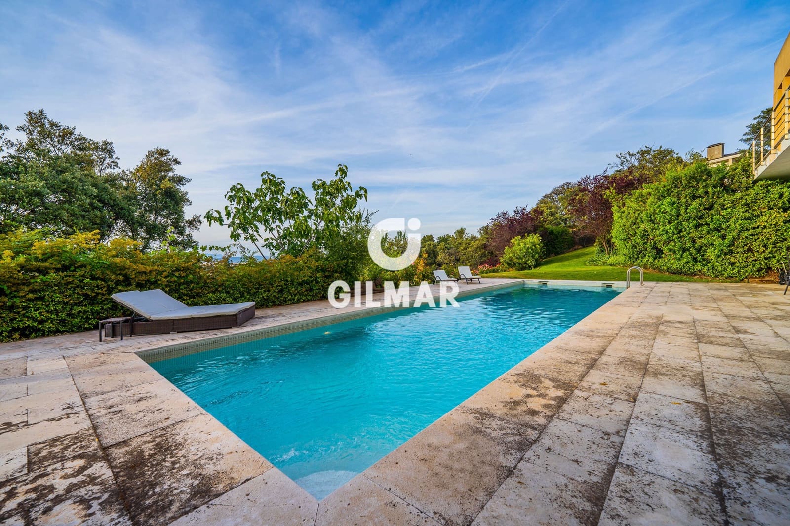 5 bedroom Villa for sale in San Sebastian de los Reyes with pool garage - € 3,250,000 (Ref: 9535278)