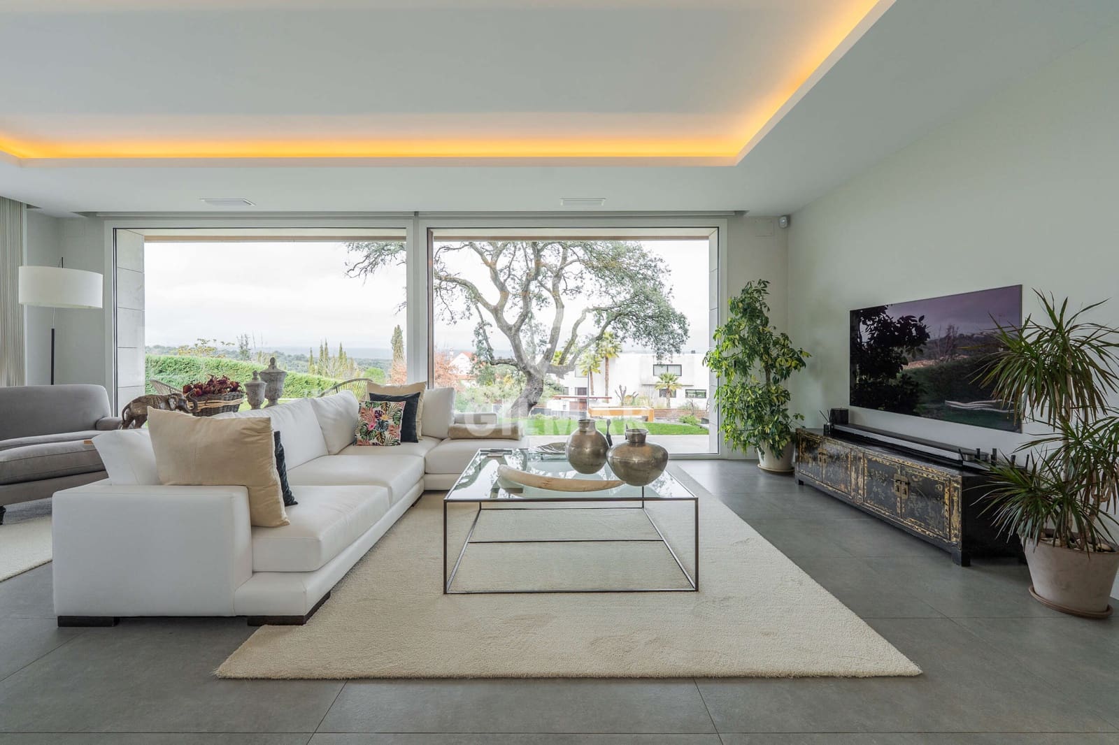 5 bedroom Villa for sale in San Sebastian de los Reyes with pool garage - € 3,300,000 (Ref: 9535279)