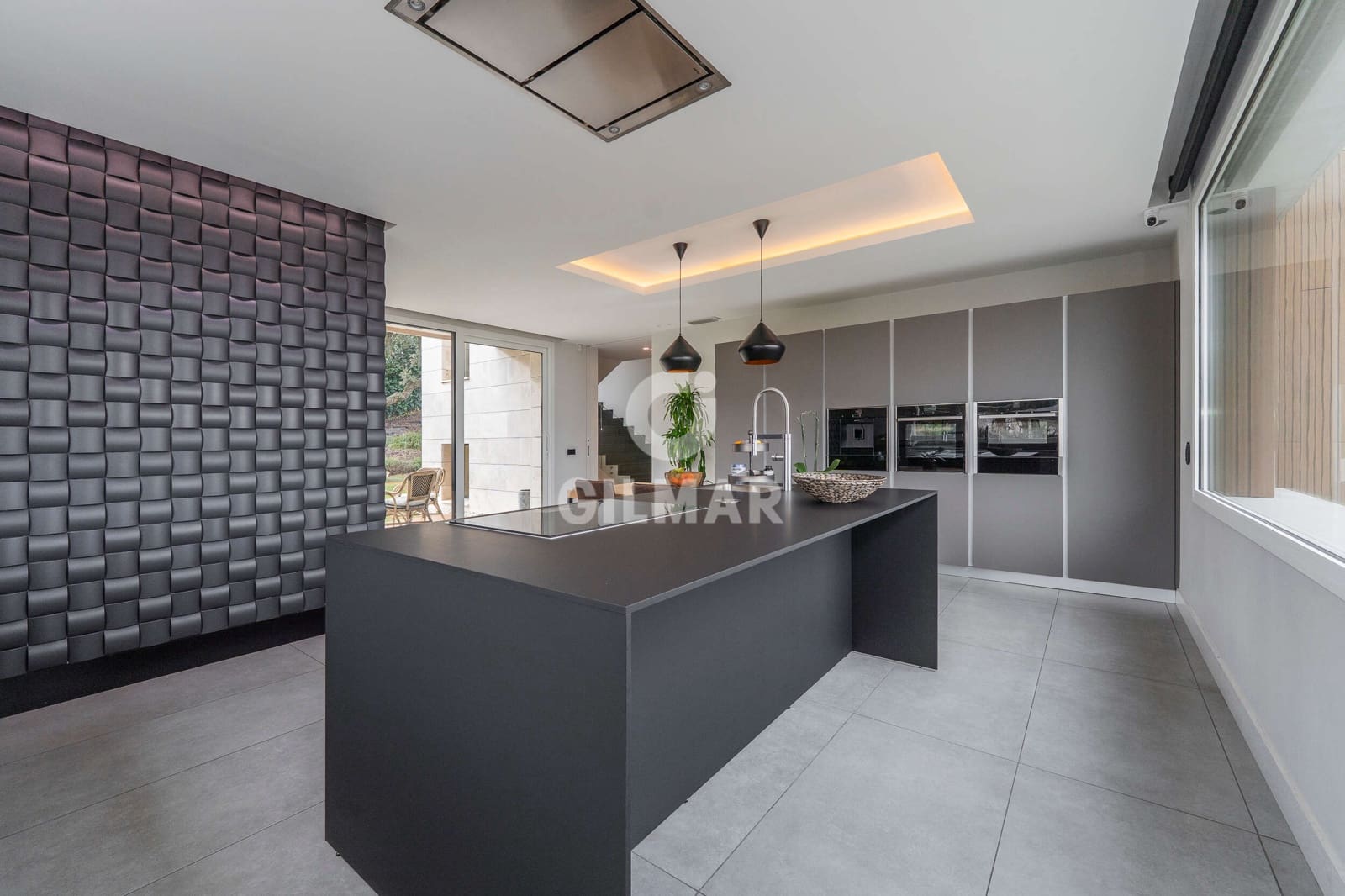 5 bedroom Villa for sale in San Sebastian de los Reyes with pool garage - € 3,300,000 (Ref: 9535279)