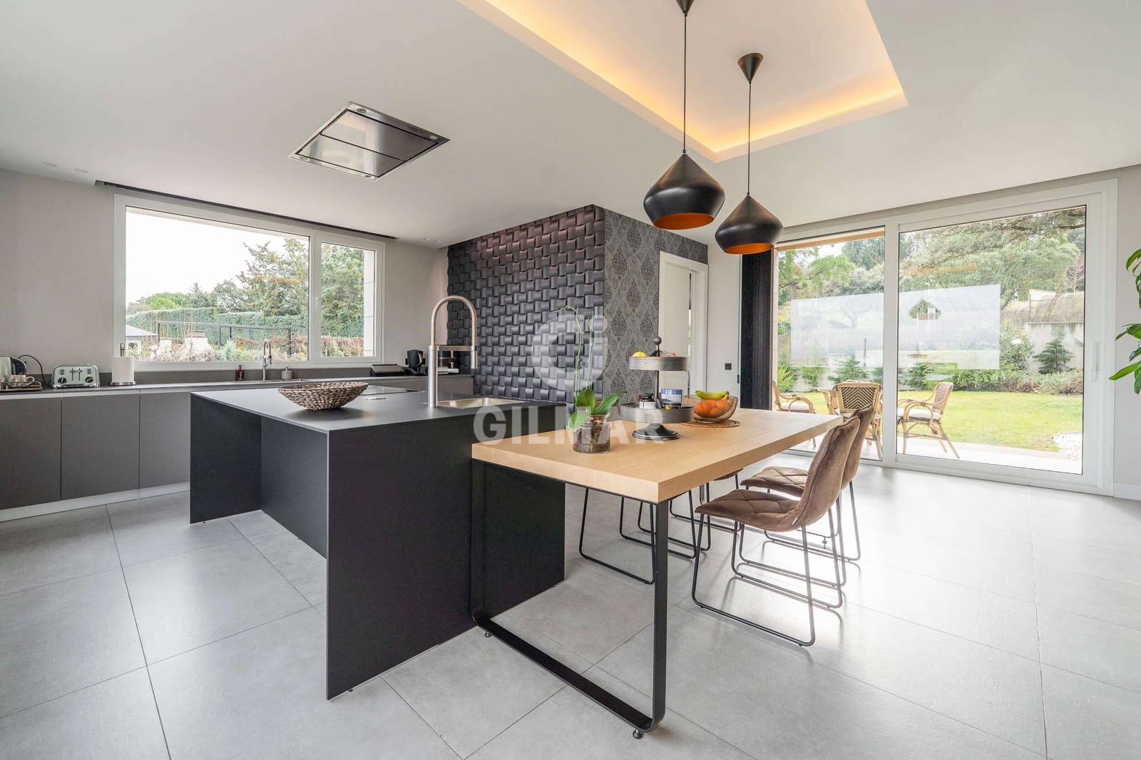 5 bedroom Villa for sale in San Sebastian de los Reyes with pool garage - € 3,300,000 (Ref: 9535279)