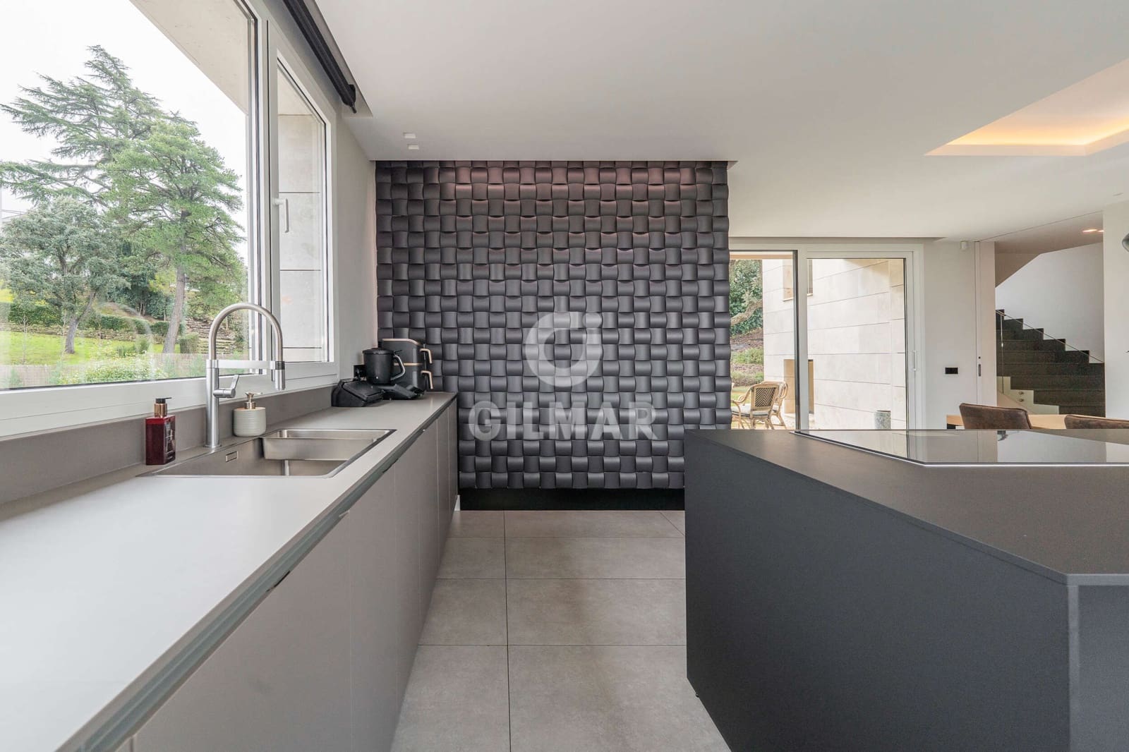 5 bedroom Villa for sale in San Sebastian de los Reyes with pool garage - € 3,300,000 (Ref: 9535279)