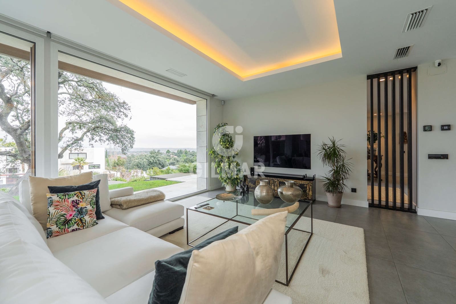 5 bedroom Villa for sale in San Sebastian de los Reyes with pool garage - € 3,300,000 (Ref: 9535279)