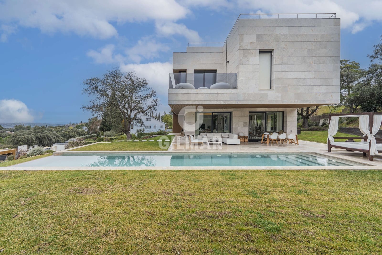 5 bedroom Villa for sale in San Sebastian de los Reyes with pool garage - € 3,300,000 (Ref: 9535279)