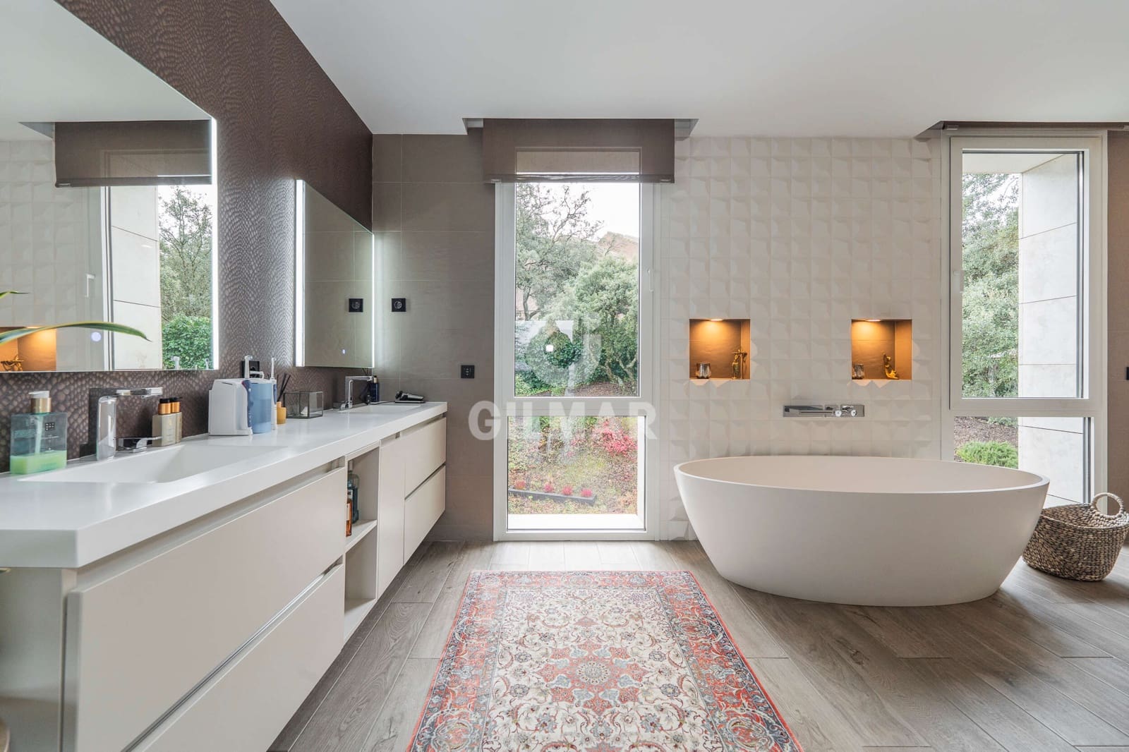 5 bedroom Villa for sale in San Sebastian de los Reyes with pool garage - € 3,300,000 (Ref: 9535279)