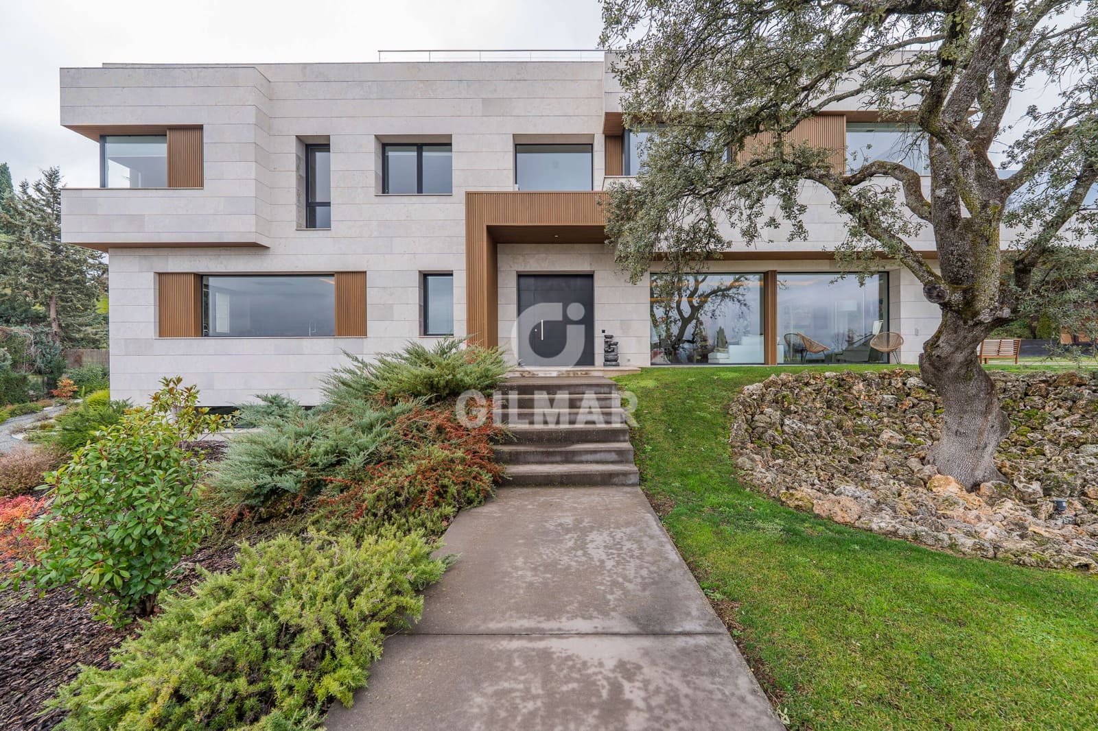 5 bedroom Villa for sale in San Sebastian de los Reyes with pool garage - € 3,300,000 (Ref: 9535279)