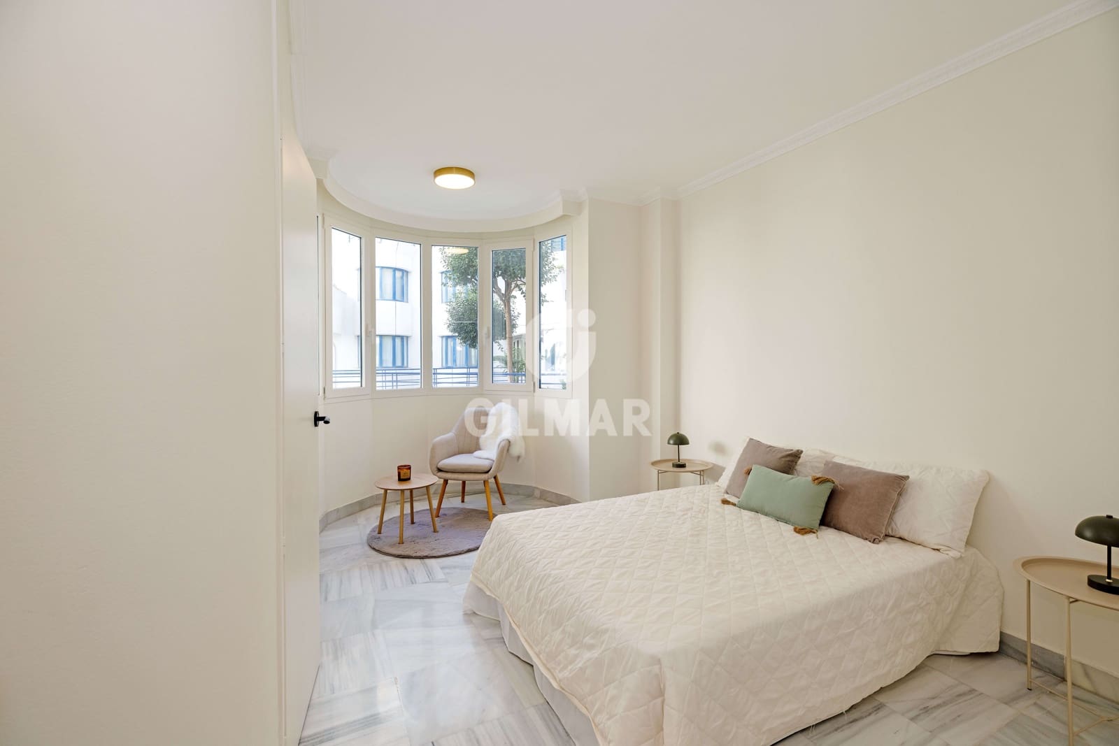 3 sypialnia Mieszkanie na sprzedaż w Marbella z basenem garażem - 849 000 € (Ref: 9535280)