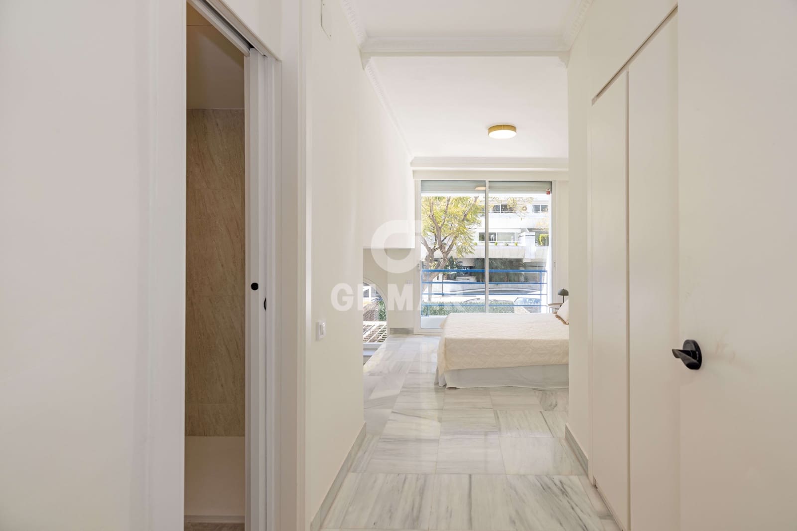 3 sypialnia Mieszkanie na sprzedaż w Marbella z basenem garażem - 849 000 € (Ref: 9535280)