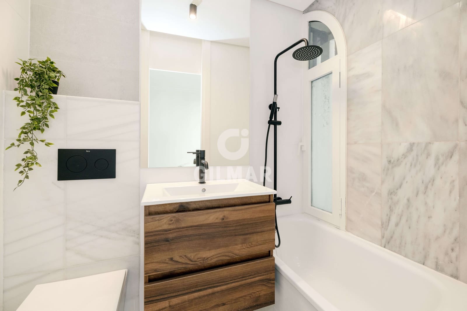 3 sypialnia Mieszkanie na sprzedaż w Marbella z basenem garażem - 849 000 € (Ref: 9535280)