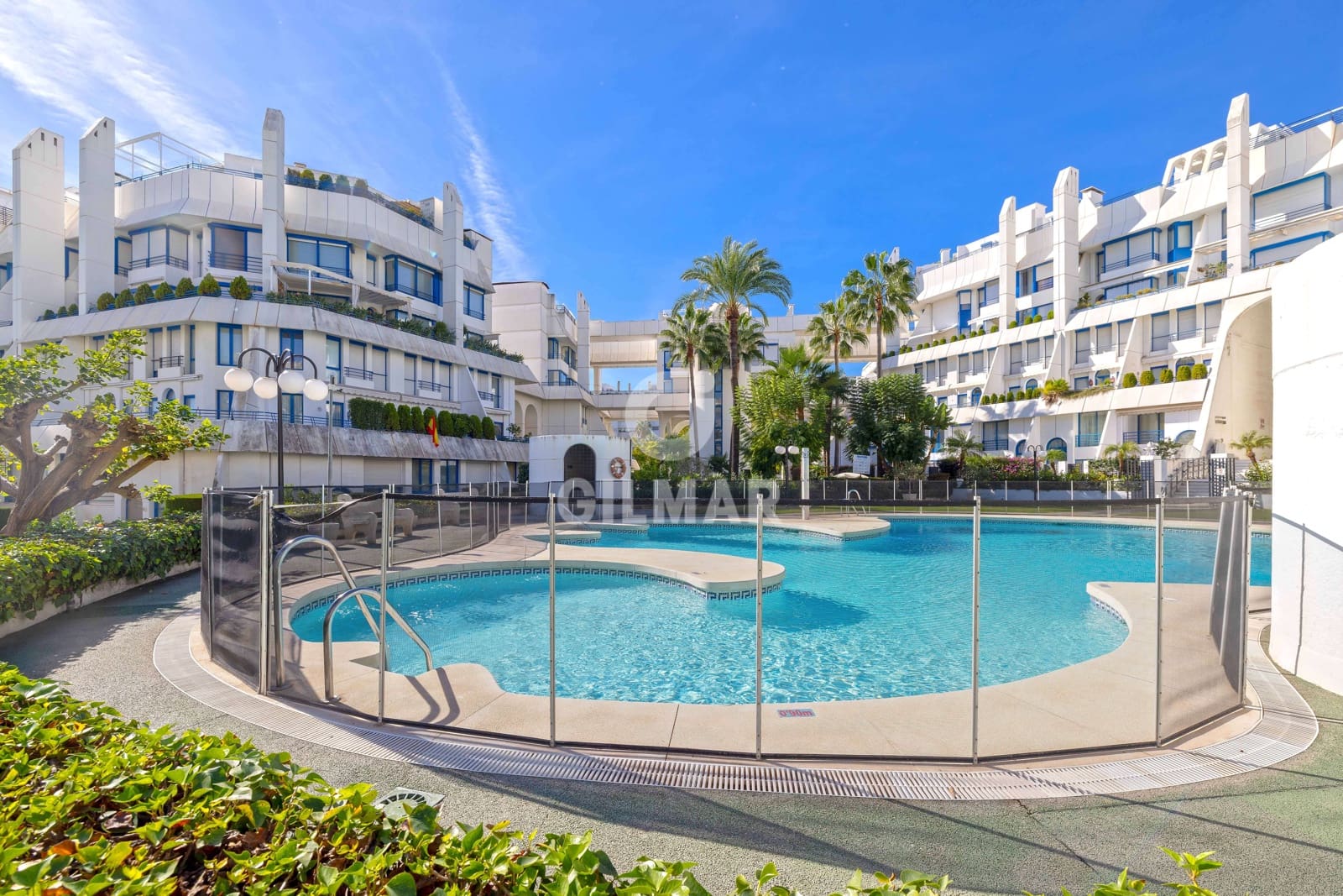 3 sypialnia Mieszkanie na sprzedaż w Marbella z basenem garażem - 849 000 € (Ref: 9535280)