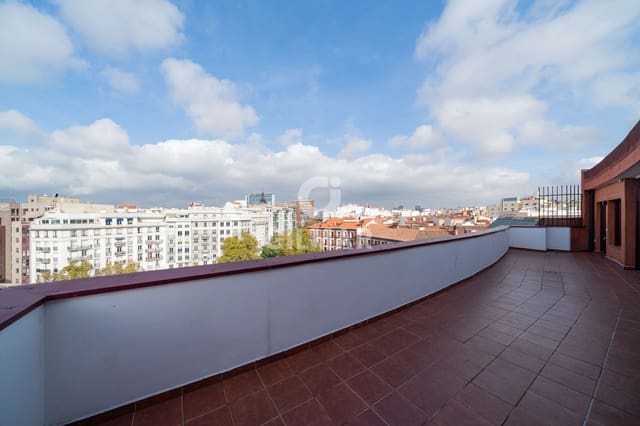 5 quarto Penthouse para venda em Universidad, Madrid cidade com garagem - 2 850 000 € (Ref: 9536380)