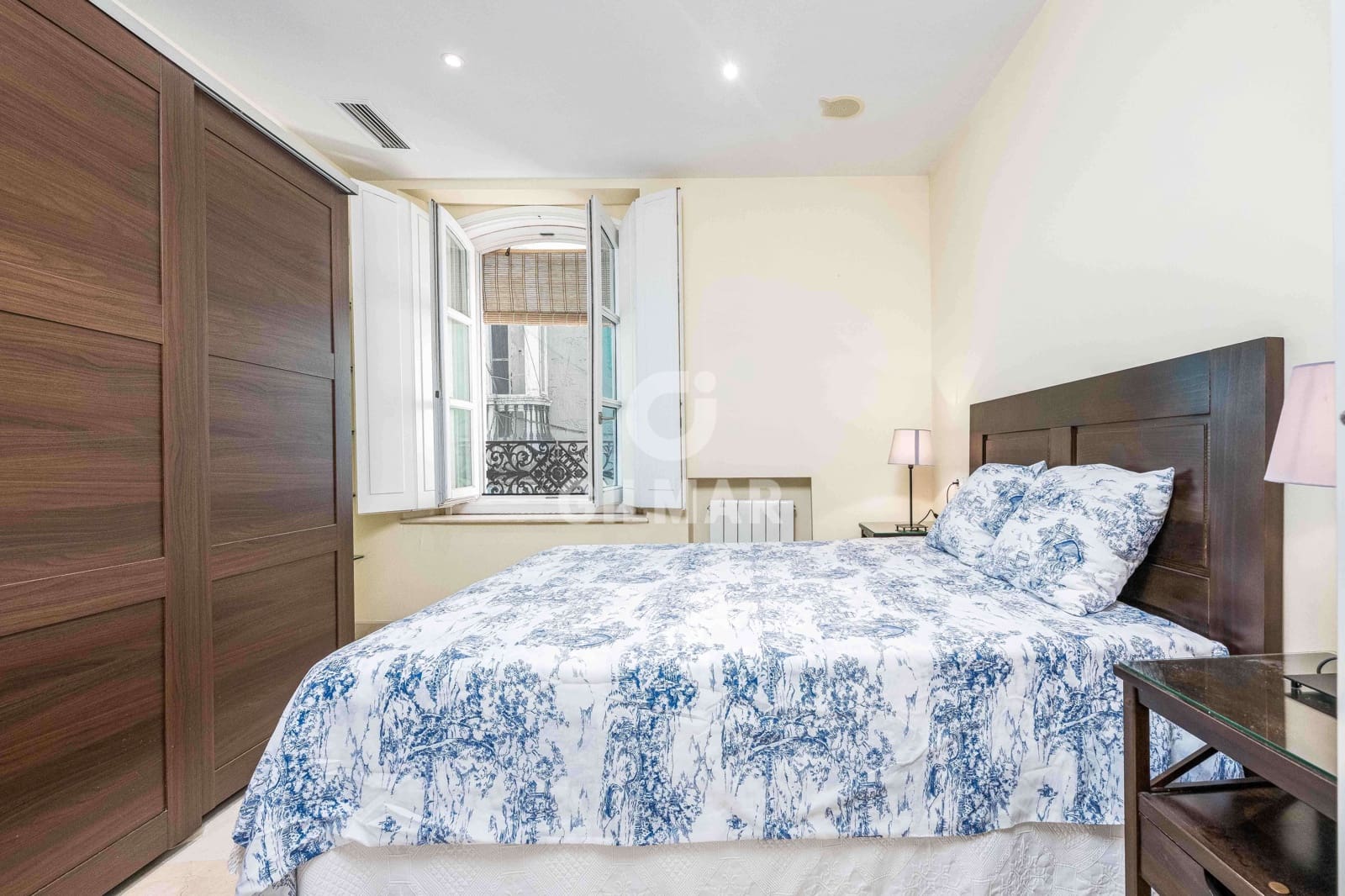 2 bedroom Flat for sale in Cadiz city - € 435,000 (Ref: 9538932)