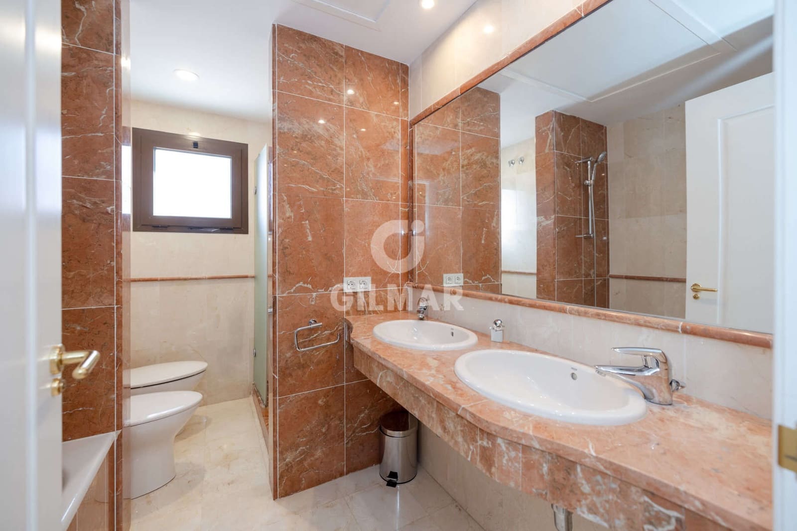 5 soverom Penthouse til salgs i Atalaya-Isdabe med svømmebasseng garasje - € 893 000 (Ref: 9541893)