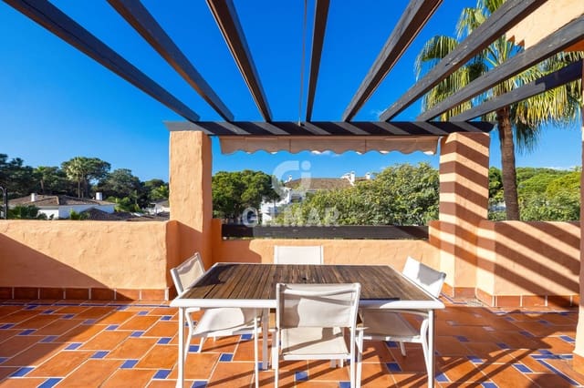 5 soverom Penthouse til salgs i Atalaya-Isdabe, Estepona med svømmebasseng garasje - € 893 000 (Ref: 9541893)