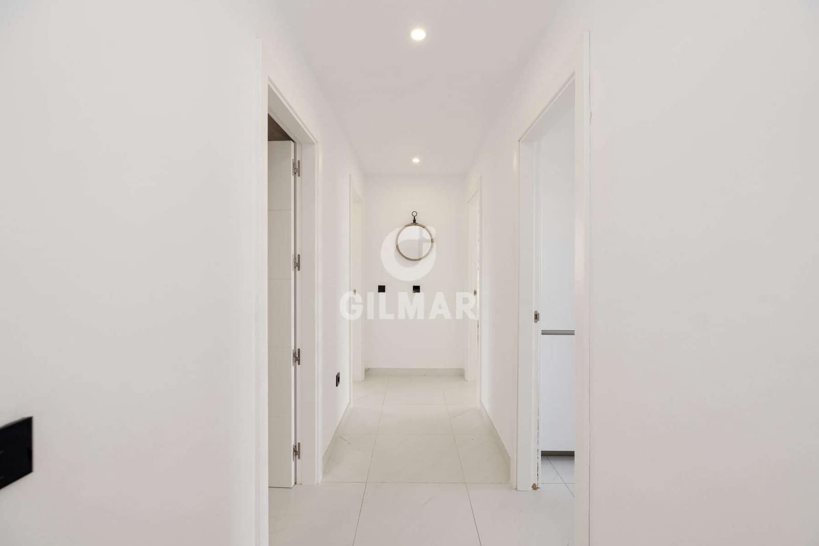 2 bedroom Flat for sale in Estepona with pool garage - € 570,000 (Ref: 9547147)