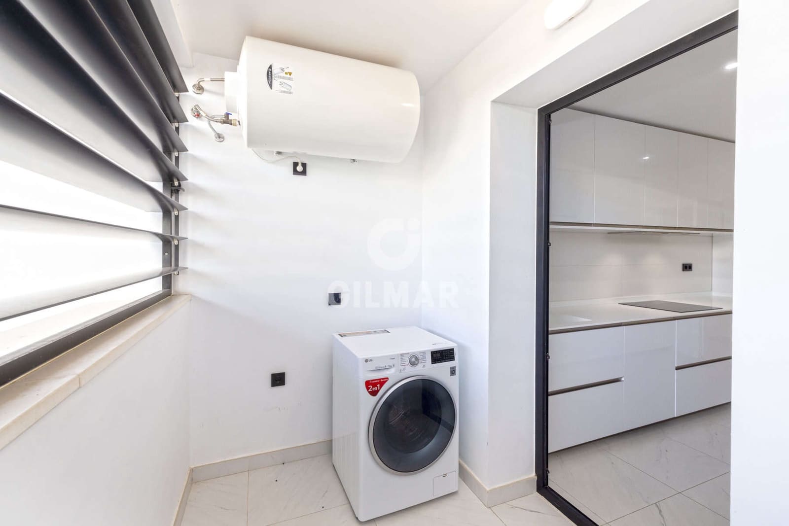 2 bedroom Flat for sale in Estepona with pool garage - € 570,000 (Ref: 9547147)