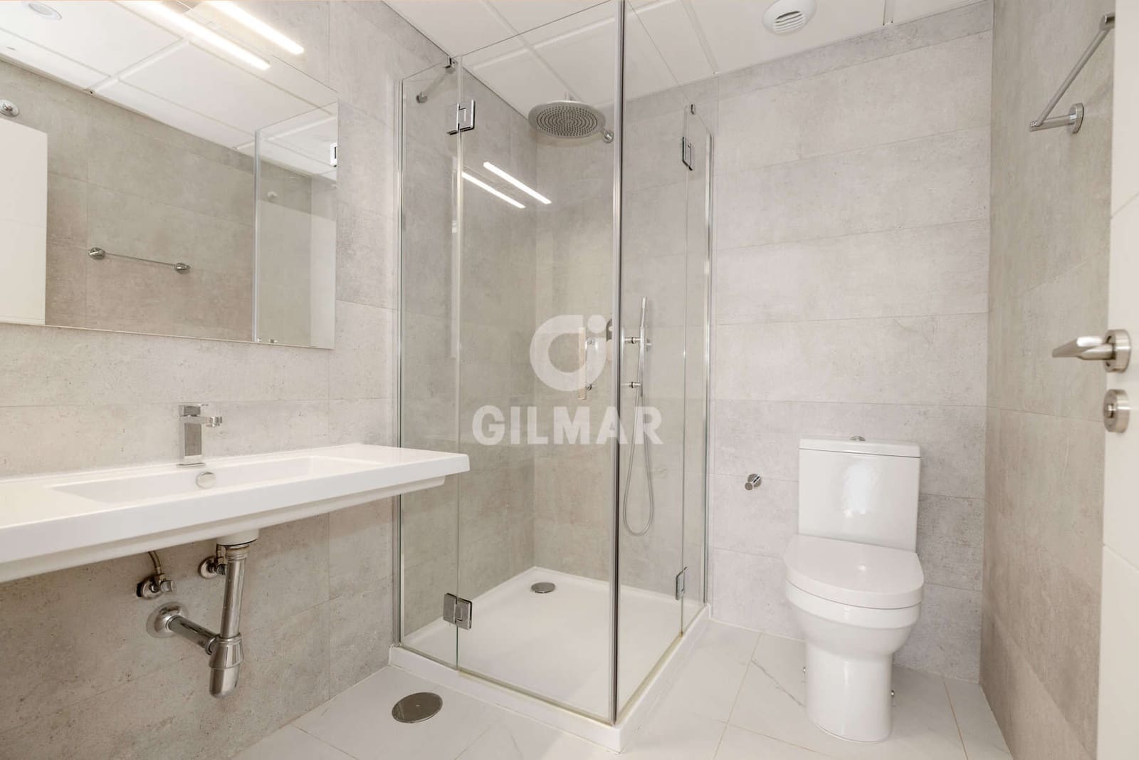 2 bedroom Flat for sale in Estepona with pool garage - € 570,000 (Ref: 9547147)