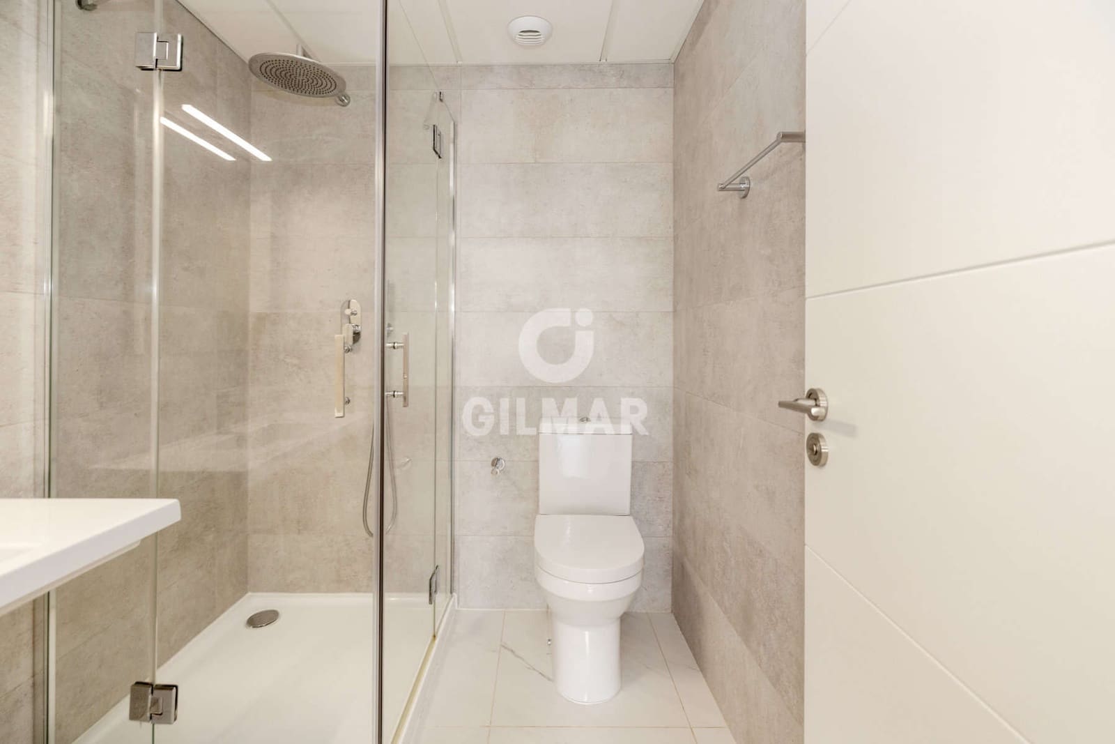 2 bedroom Flat for sale in Estepona with pool garage - € 570,000 (Ref: 9547147)