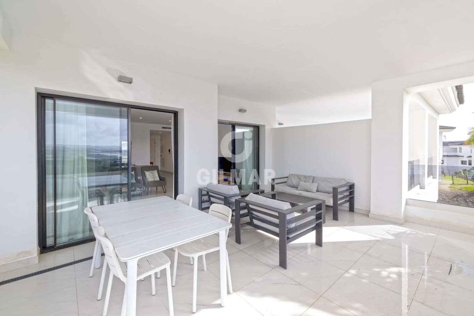 2 bedroom Flat for sale in Estepona with pool garage - € 570,000 (Ref: 9547147)