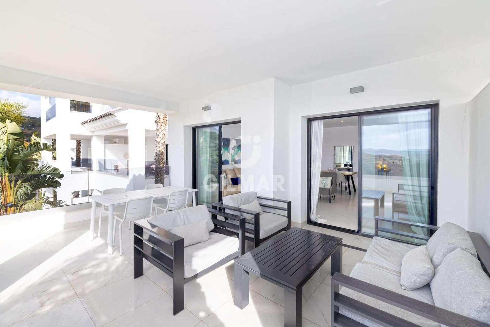 2 bedroom Flat for sale in Estepona with pool garage - € 570,000 (Ref: 9547147)