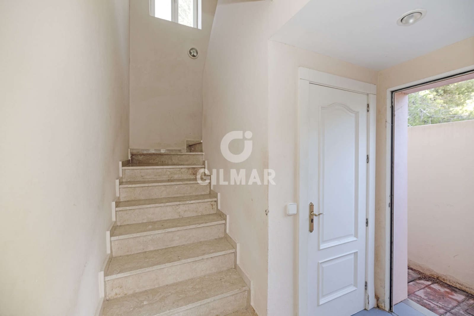 Kontor till salu i Estepona med garage - 1 500 000 € (Ref: 9550124)