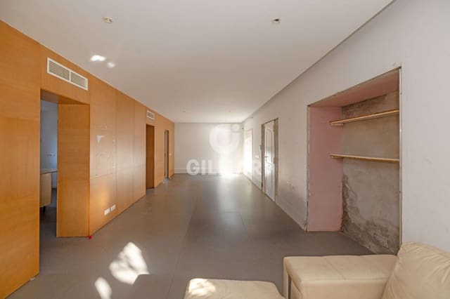 Kontor till salu i El Velerín, Estepona med garage - 1 500 000 € (Ref: 9550124)