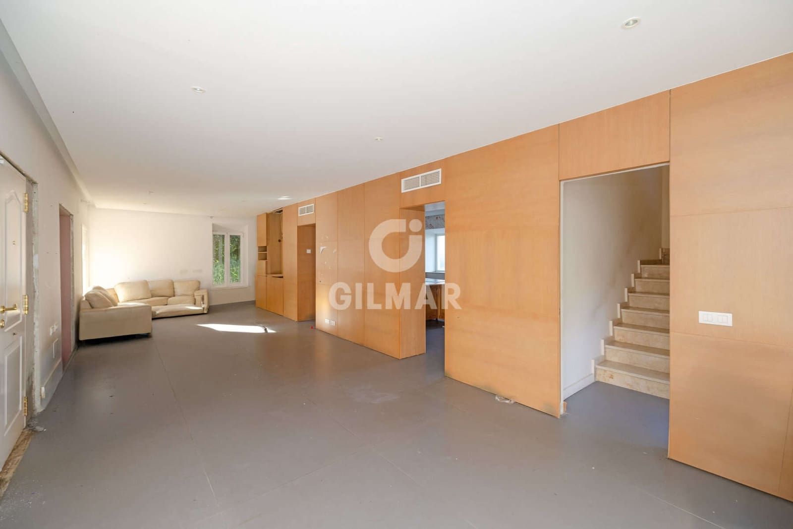 Kontor till salu i Estepona med garage - 1 500 000 € (Ref: 9550124)