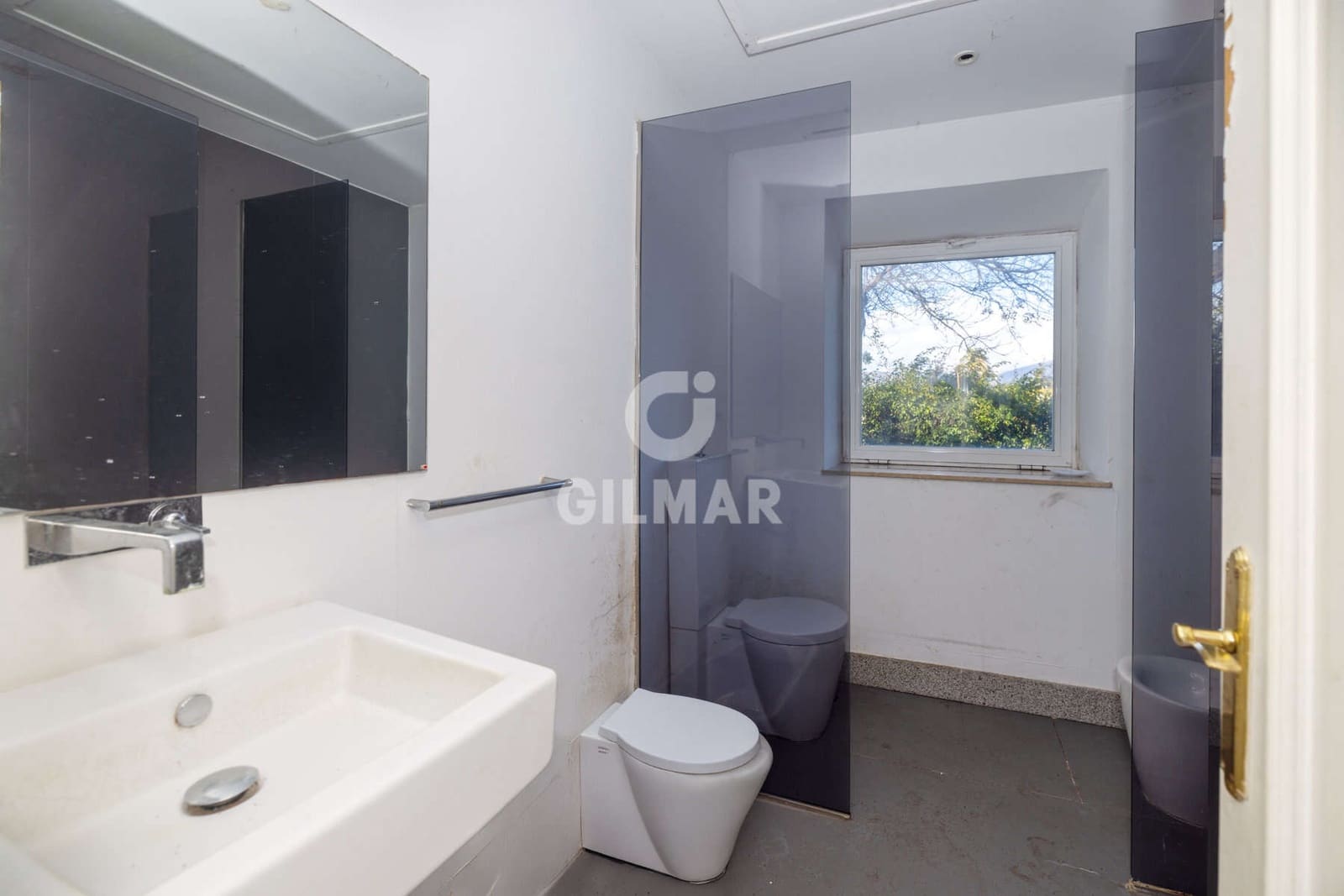 Kontor till salu i Estepona med garage - 1 500 000 € (Ref: 9550124)