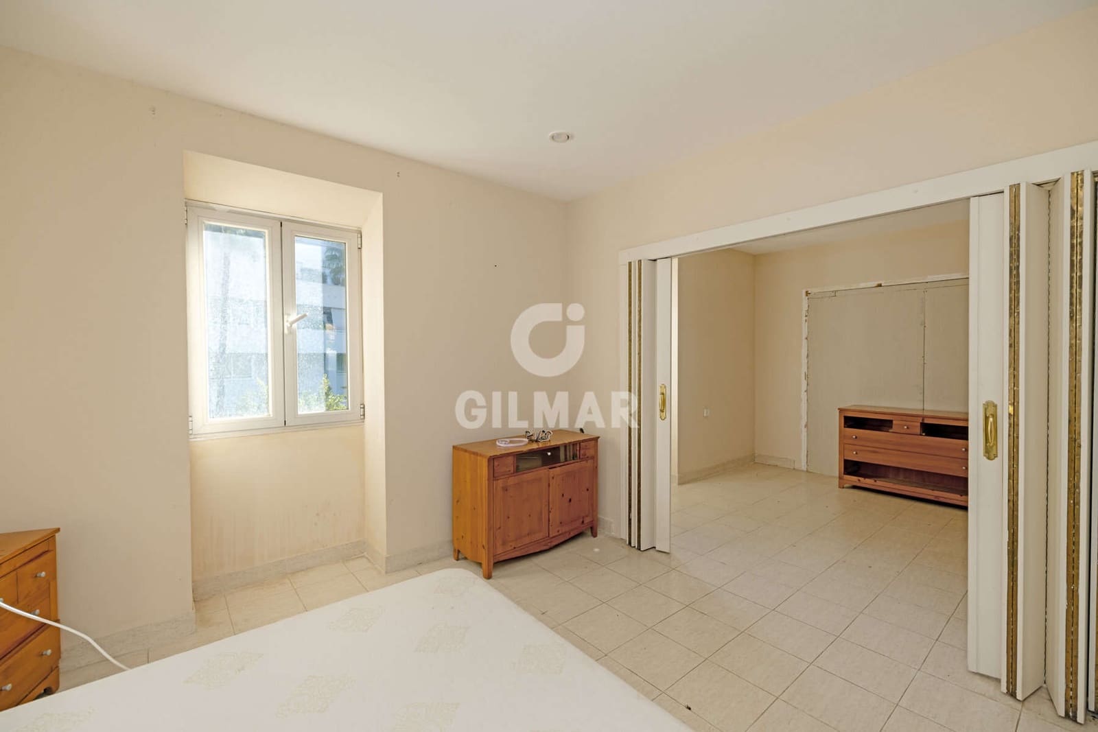 Kontor till salu i Estepona med garage - 1 500 000 € (Ref: 9550124)