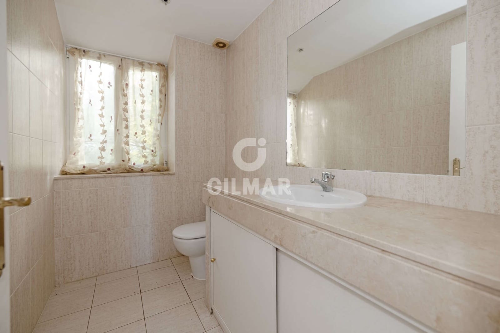 Kontor till salu i Estepona med garage - 1 500 000 € (Ref: 9550124)