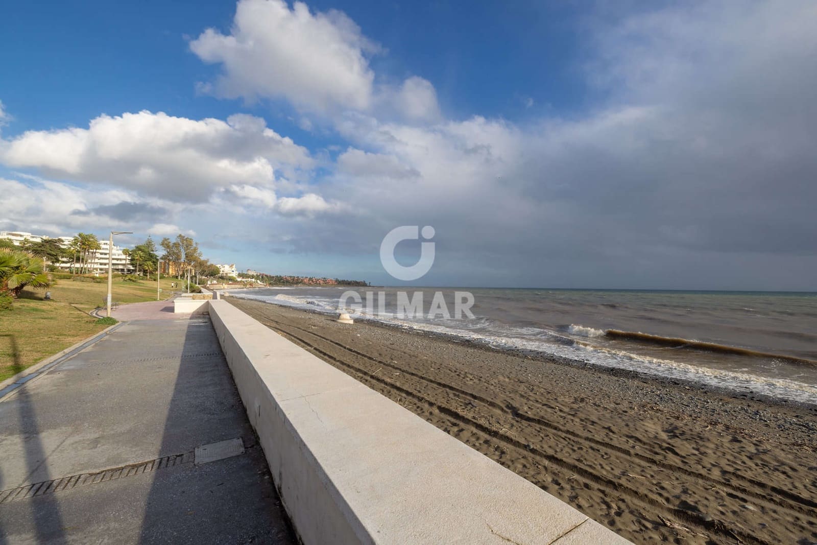 Kontor till salu i Estepona med garage - 1 500 000 € (Ref: 9550124)