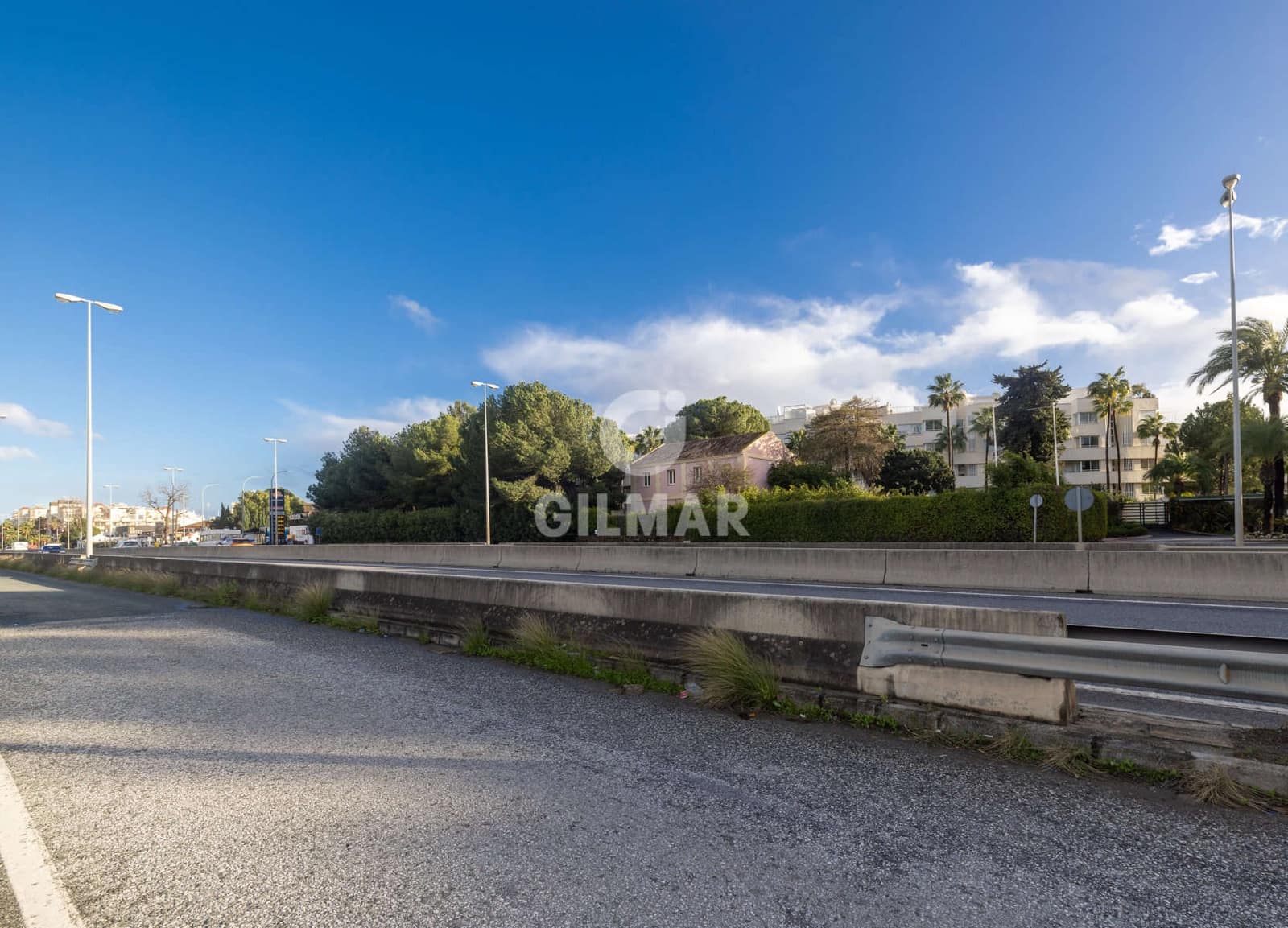 Kontor till salu i Estepona med garage - 1 500 000 € (Ref: 9550124)