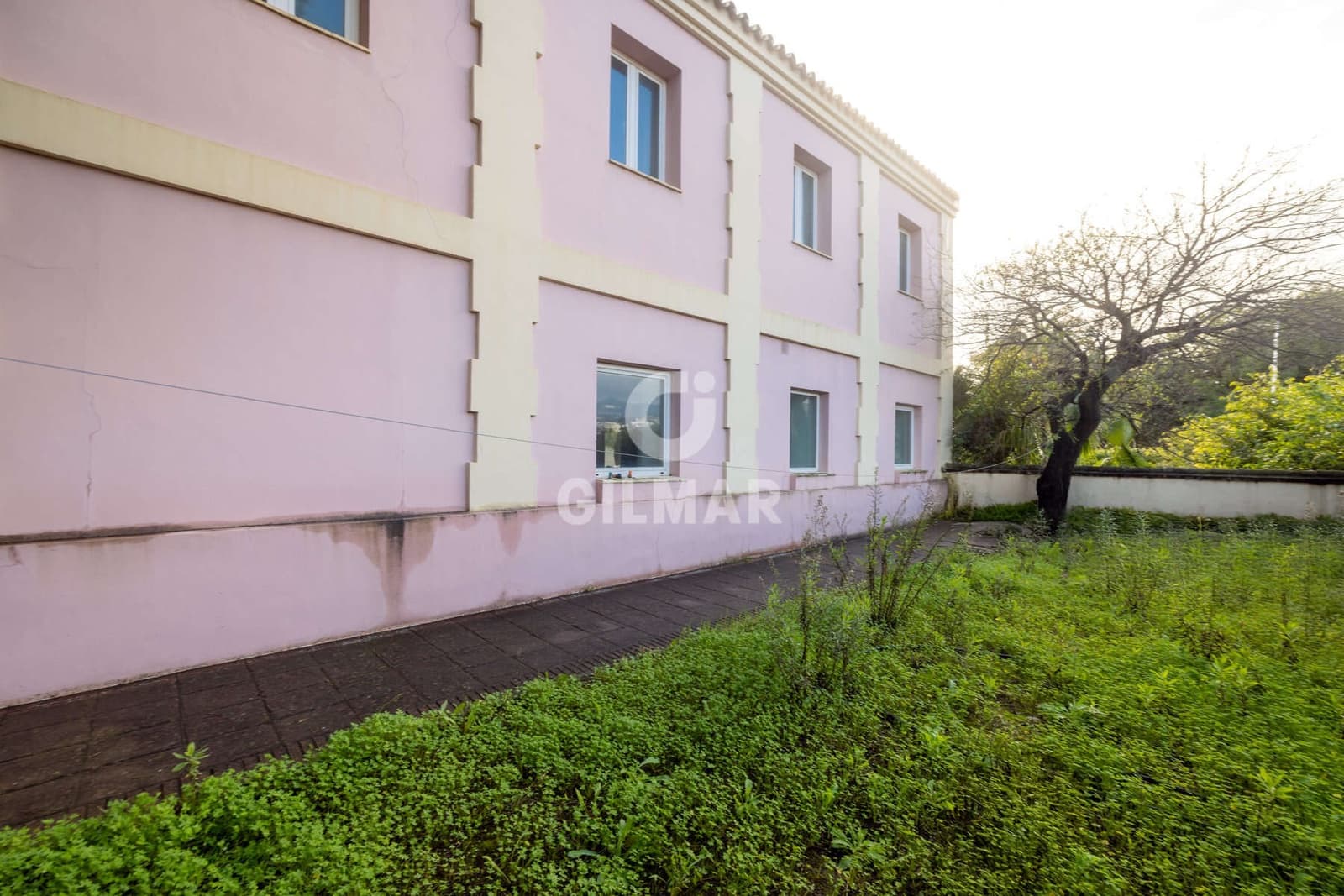 Kontor till salu i Estepona med garage - 1 500 000 € (Ref: 9550124)