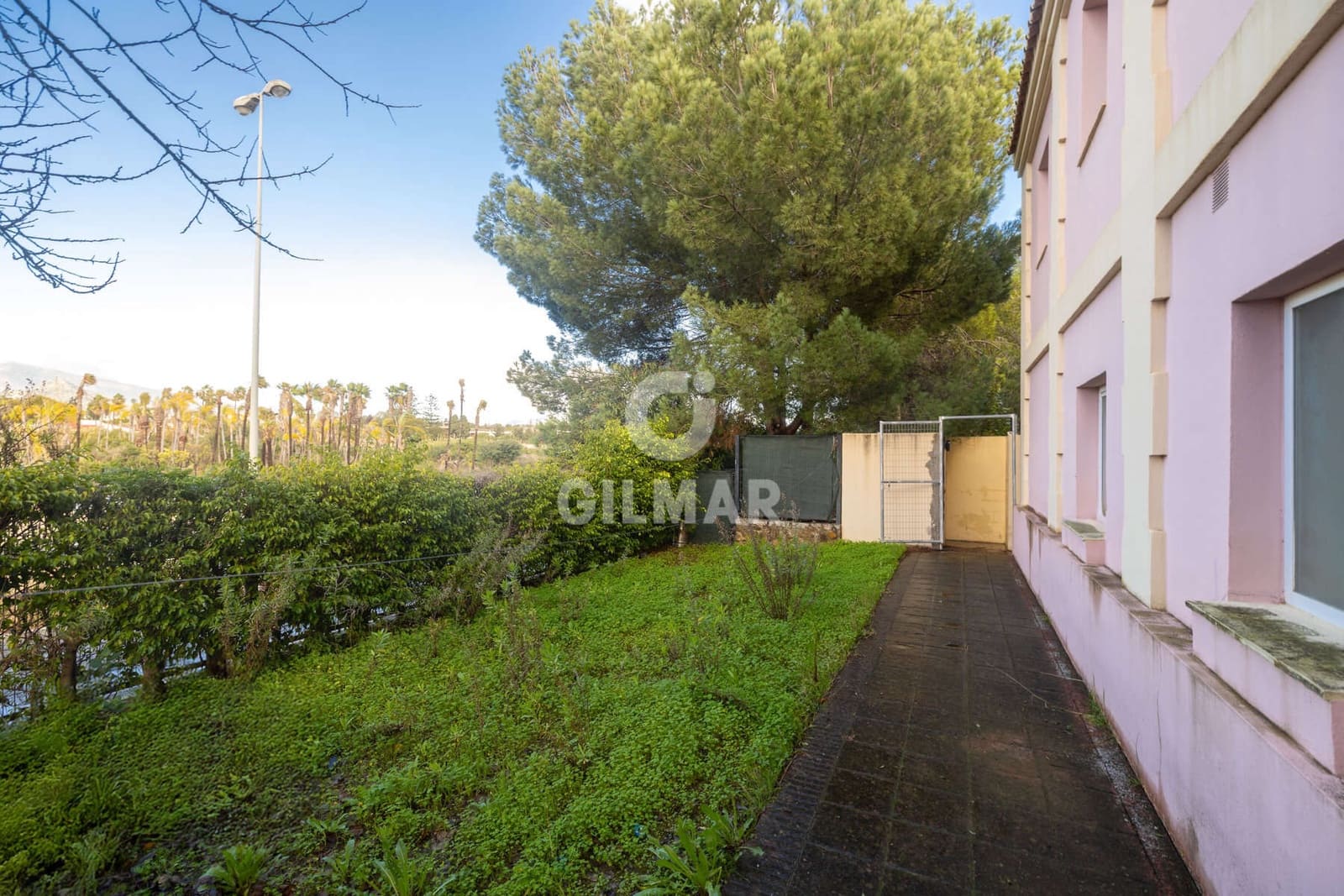 Kontor till salu i Estepona med garage - 1 500 000 € (Ref: 9550124)