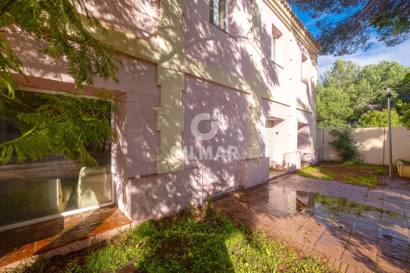 Kontor till salu i Estepona med garage - 1 500 000 € (Ref: 9550124)