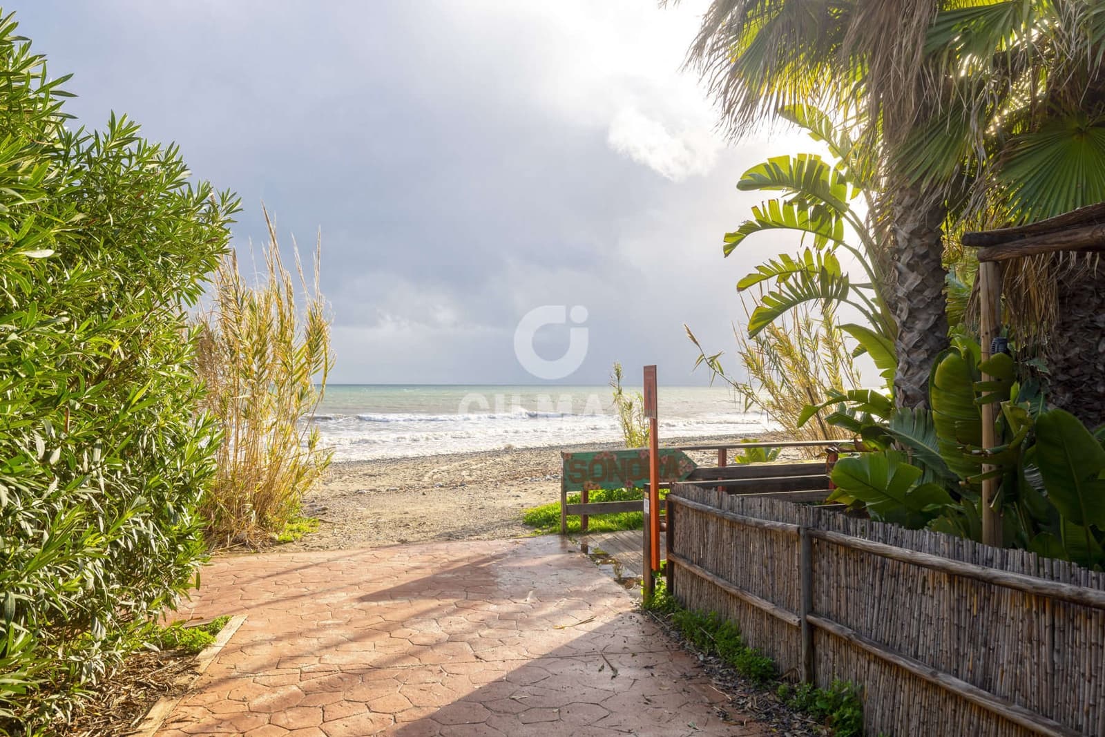 Kontor till salu i Estepona med garage - 1 500 000 € (Ref: 9550124)