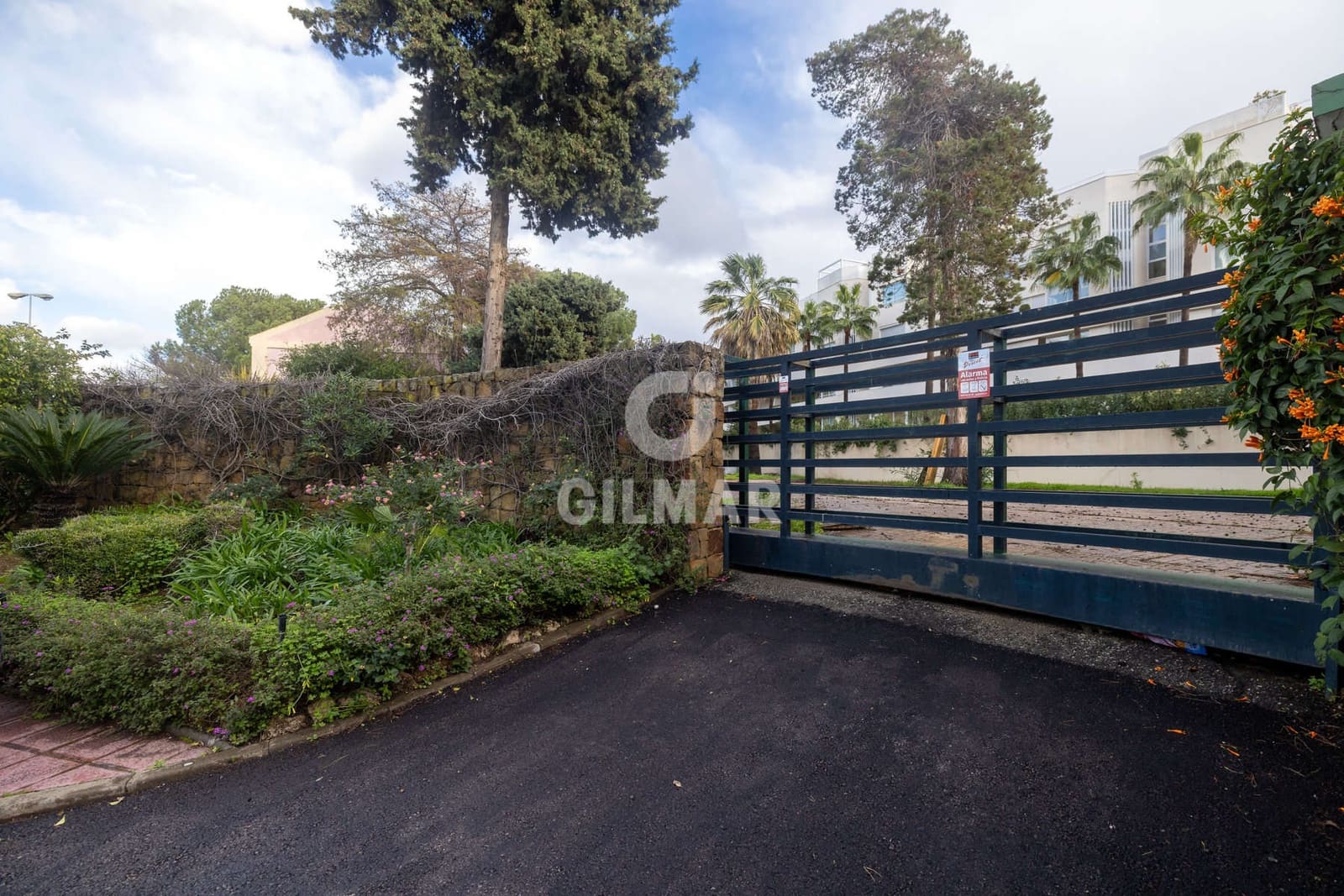 Kontor till salu i Estepona med garage - 1 500 000 € (Ref: 9550124)