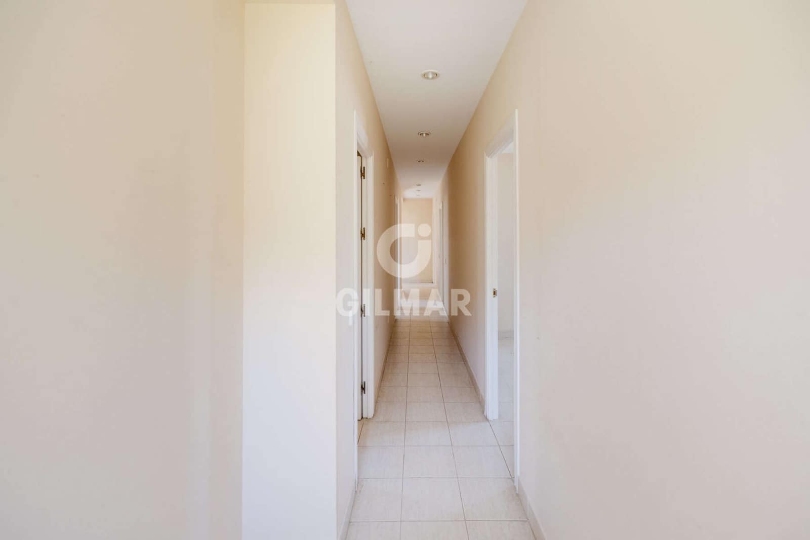 Büro zu verkaufen in Estepona mit Garage - 1.500.000 € (Ref: 9550124)