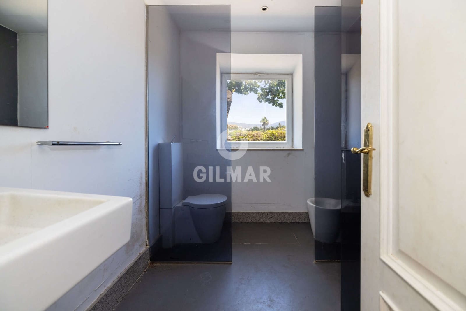 Büro zu verkaufen in Estepona mit Garage - 1.500.000 € (Ref: 9550124)
