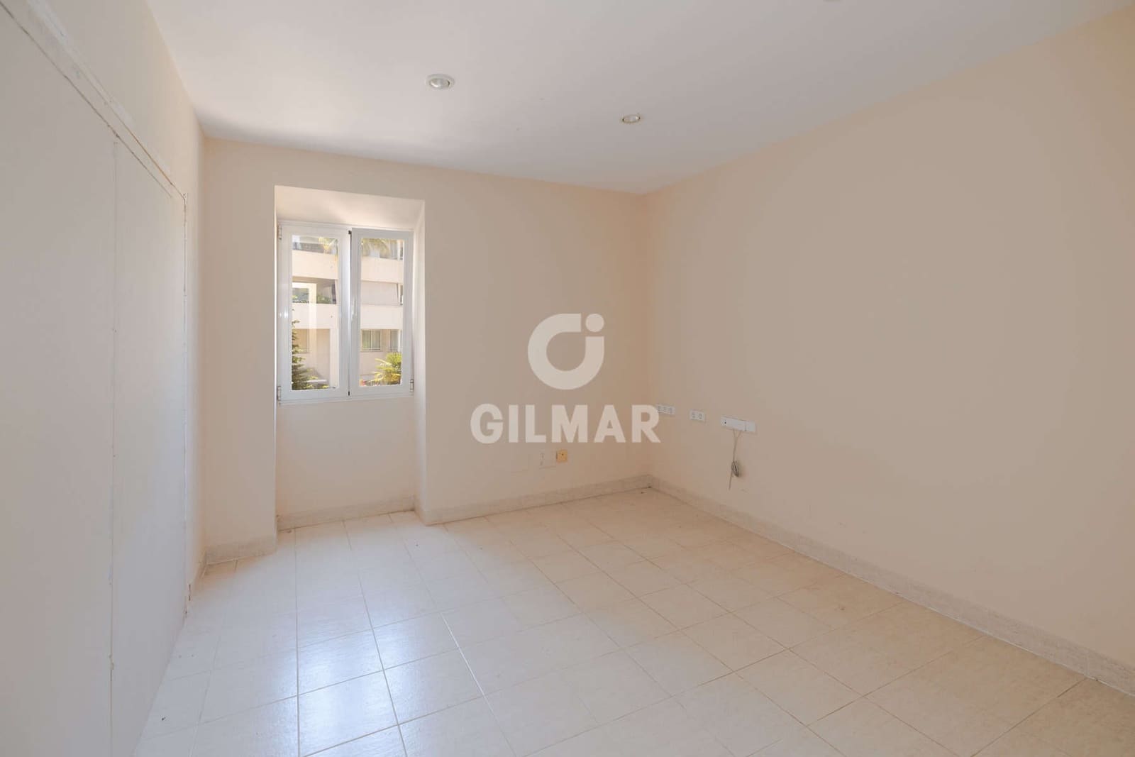 Büro zu verkaufen in Estepona mit Garage - 1.500.000 € (Ref: 9550124)