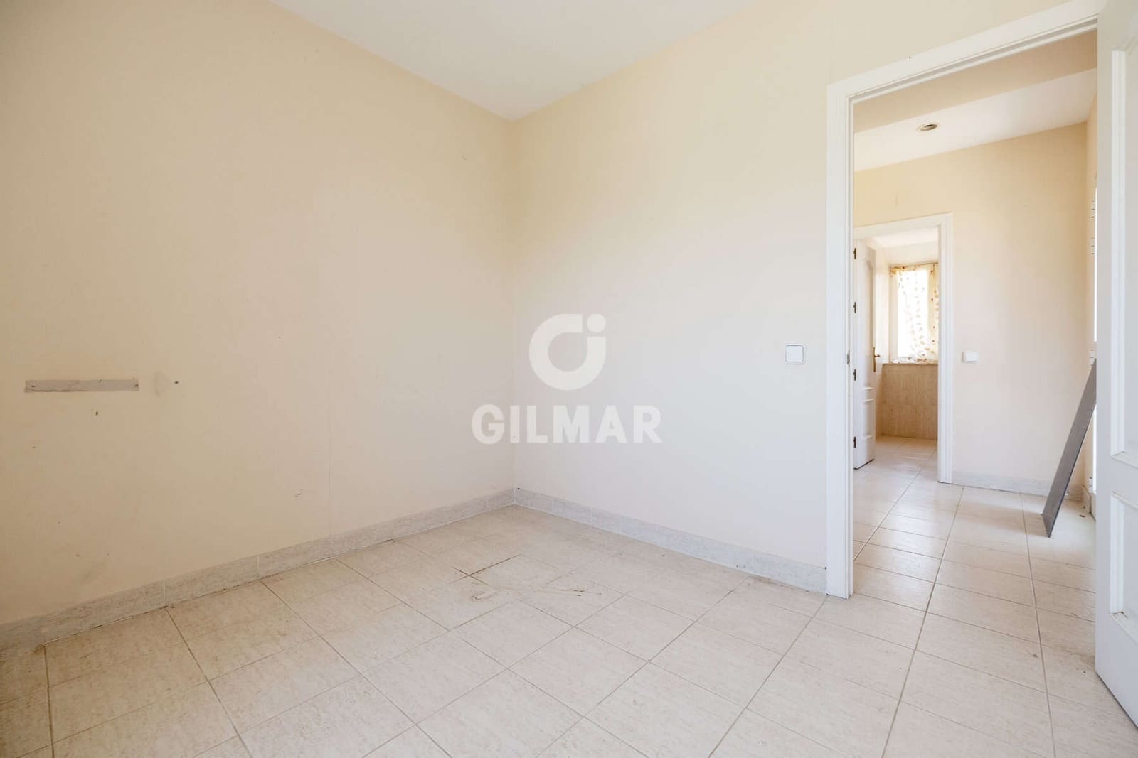 Büro zu verkaufen in Estepona mit Garage - 1.500.000 € (Ref: 9550124)