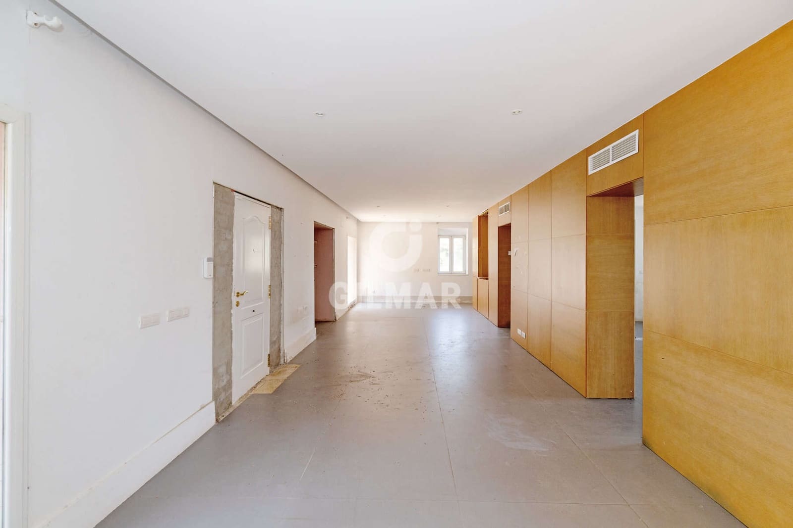 Büro zu verkaufen in Estepona mit Garage - 1.500.000 € (Ref: 9550124)
