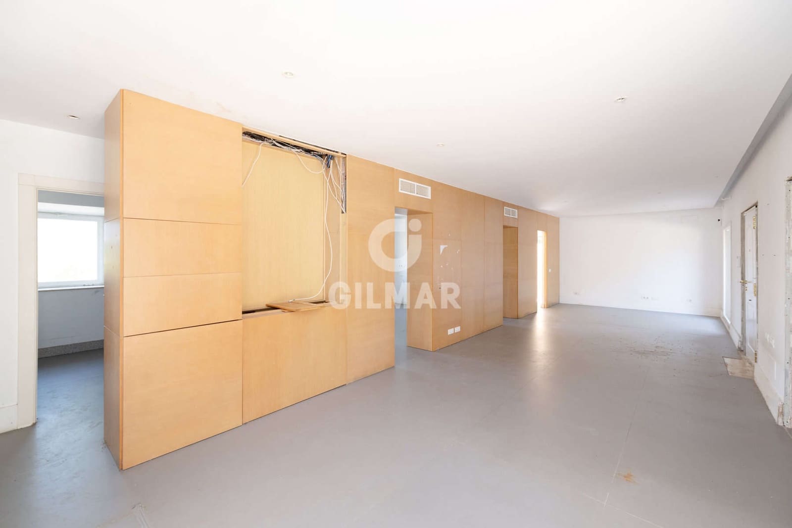Büro zu verkaufen in Estepona mit Garage - 1.500.000 € (Ref: 9550124)
