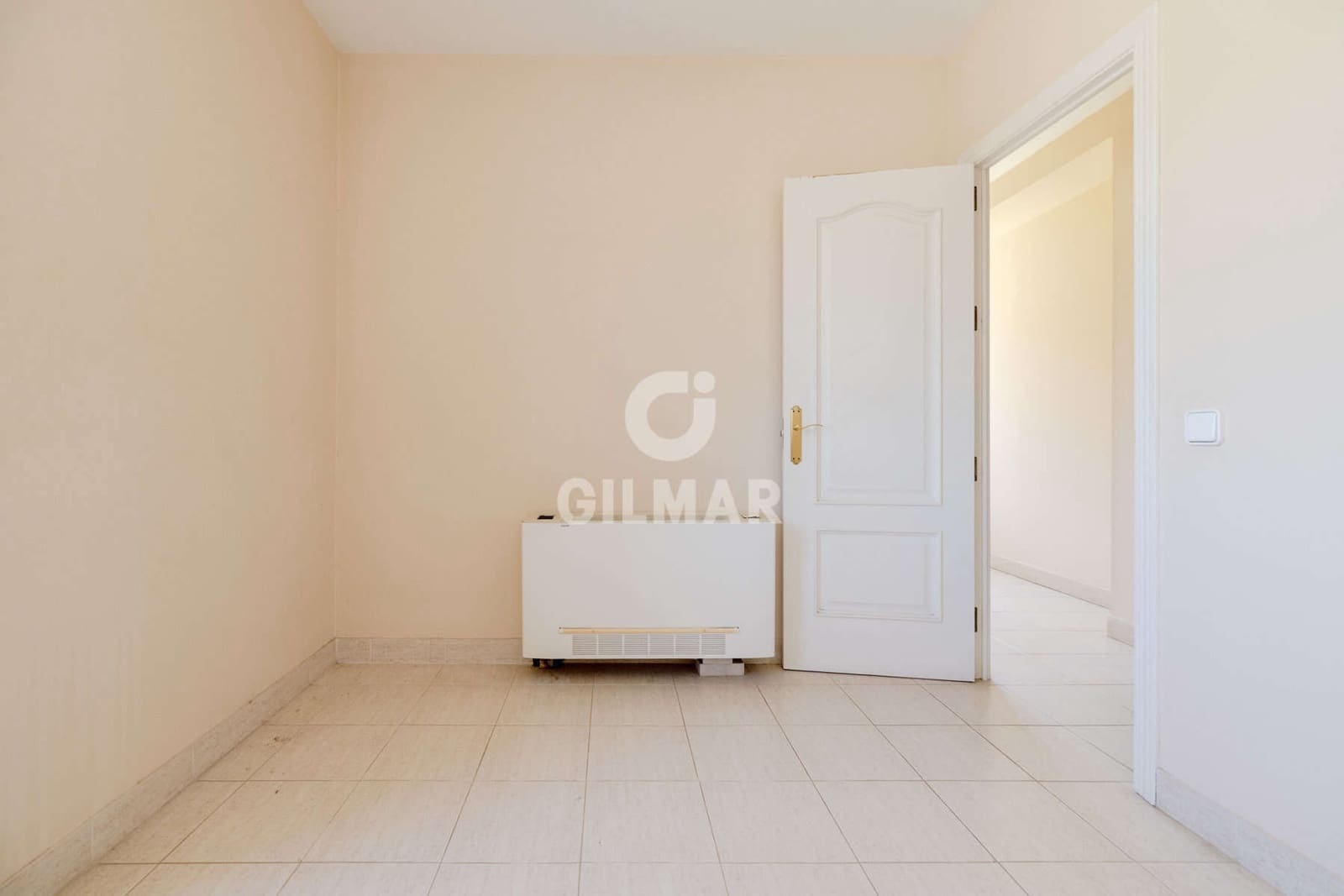 Büro zu verkaufen in Estepona mit Garage - 1.500.000 € (Ref: 9550124)